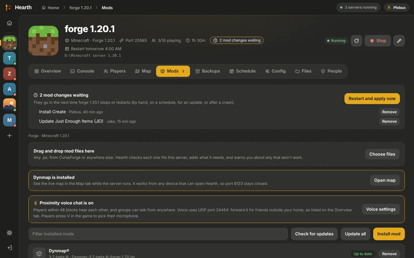 Hearth's Mods tab for a Minecraft server, listing installed mods and updates
